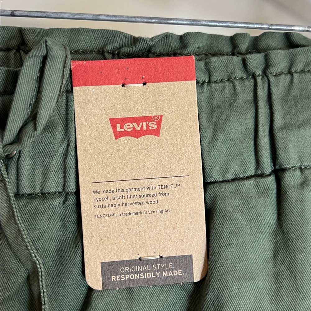 NWT Levi’s Ankle Length Green Khaki Jogger Pants w/ Elastic Waist- 20W - Picture 4 of 11